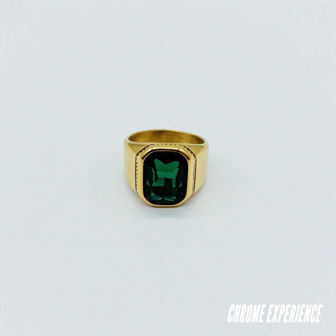 GOLD EMERALD RING