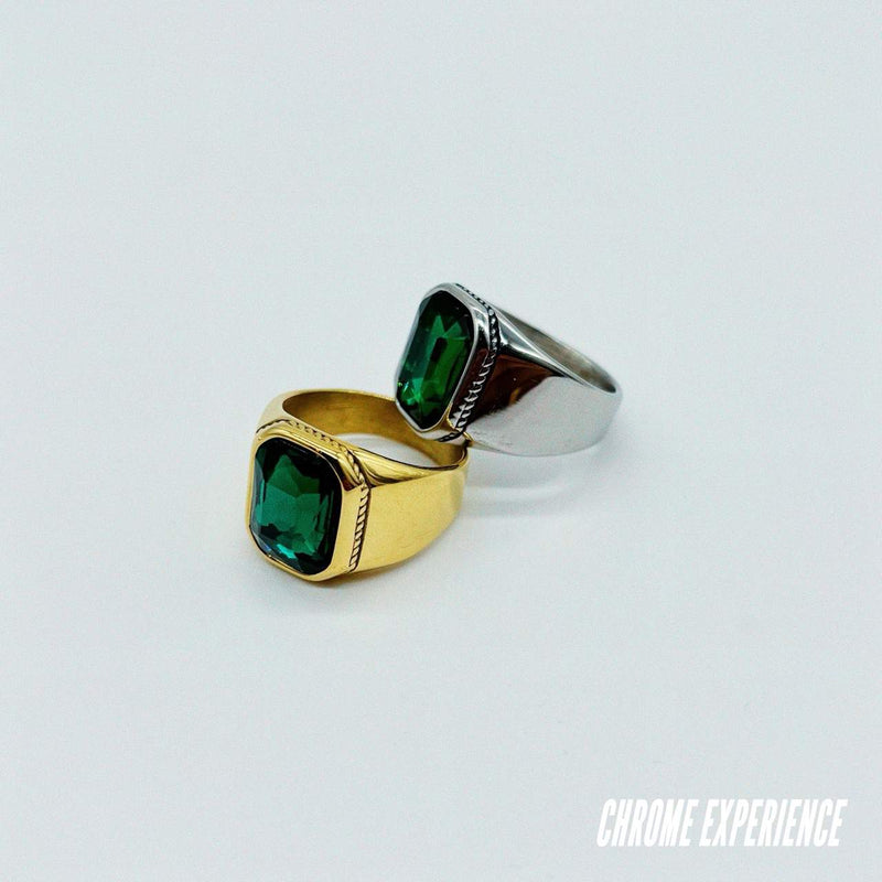 GOLD EMERALD RING